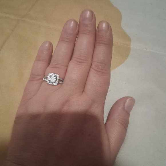 925 Sterling Sliver Amazing crystal square Ring for women adjustable size - Picture 7 of 7